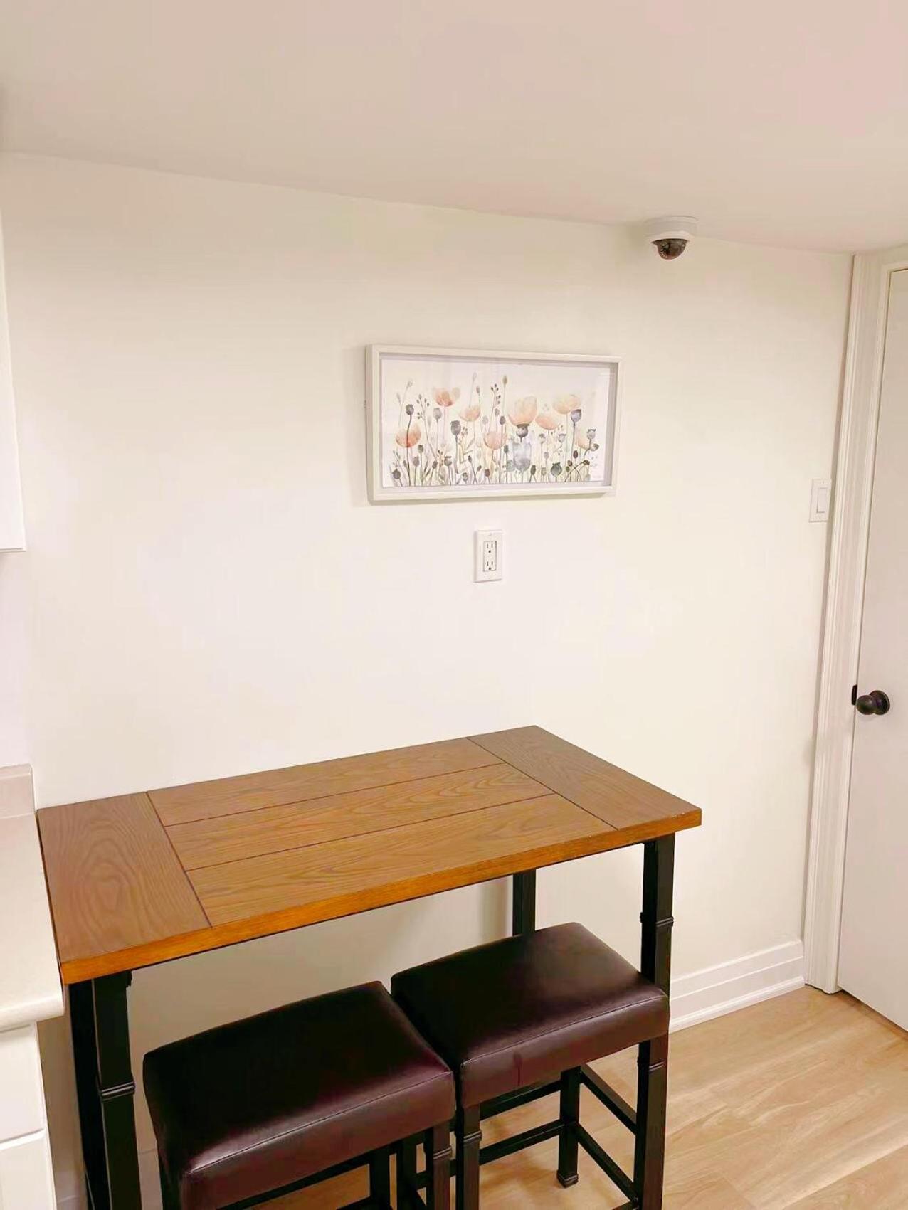 Leaside Garden Guesthouse 토론토 외부 사진