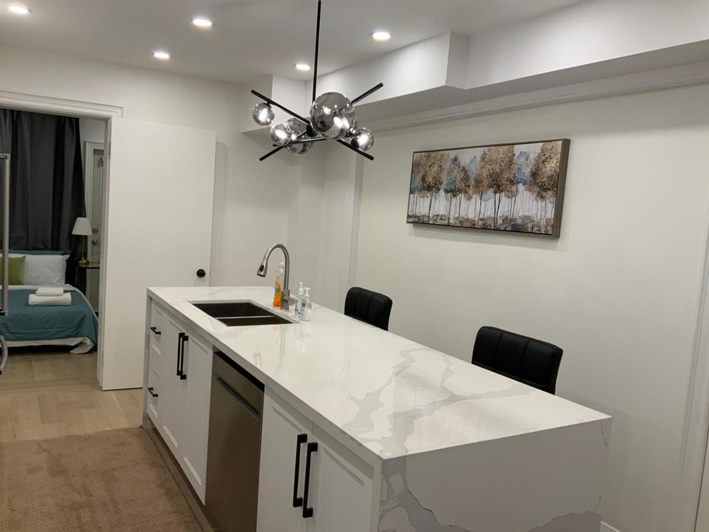 Leaside Garden Guesthouse 토론토 외부 사진